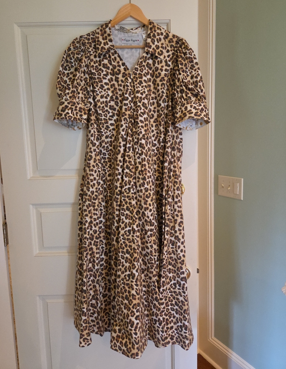 Dizzy Lizzy Leopard Print Midi Dress with Puff Sleeves - Beige/Brown